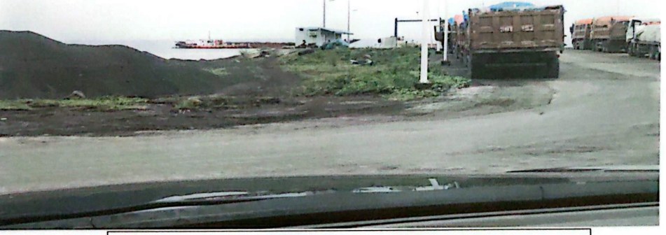 Hauling and site access — historical photograph from the company profile